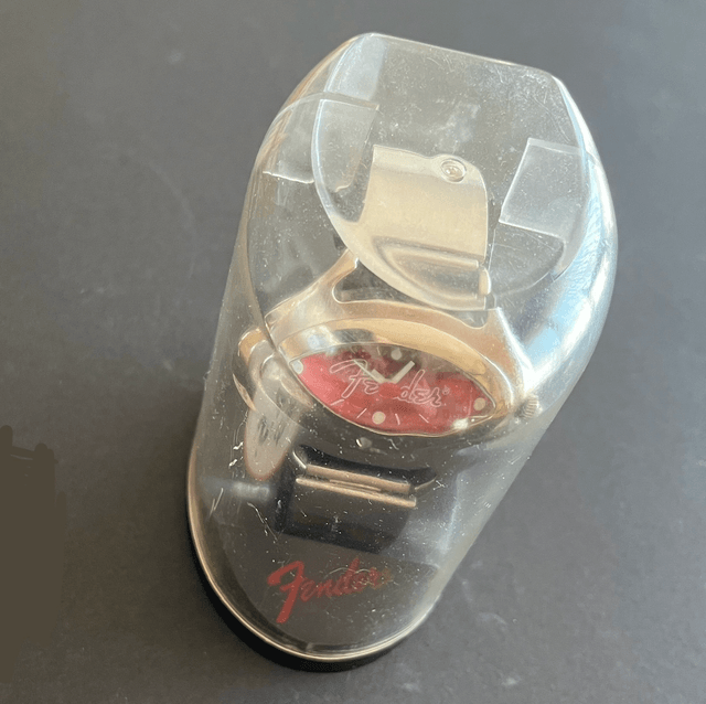 RARE 1990's Fender Oval Red ... WRISTWATCH ... (+ Original Display Case)