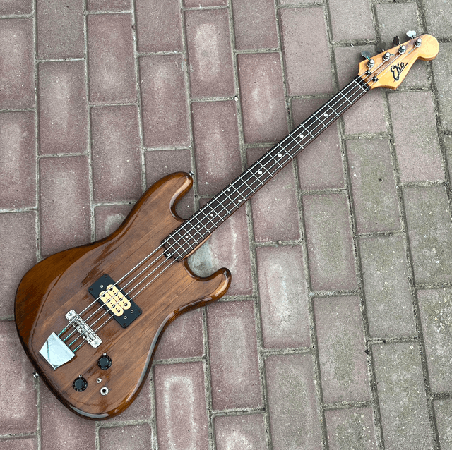 RARE 1970's EKO Cobra B.02 (SHORTSCALE) Bass MADE IN ITALY (JOE DART style with LaBella Flatwound Strings) + GIGBAG + Leland Sklar "Producer Switch" 